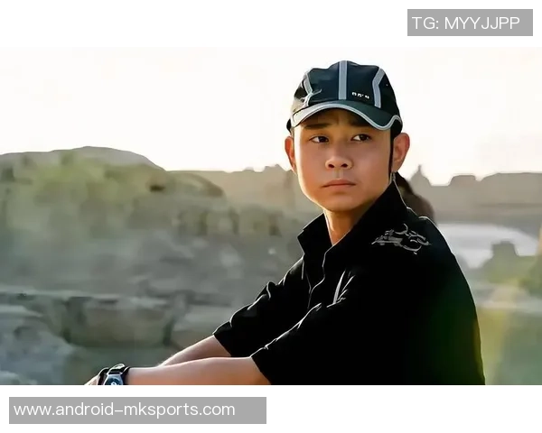 曹晨在足球场上的成长历程与未来展望：从青涩少年到职业球员的奋斗故事